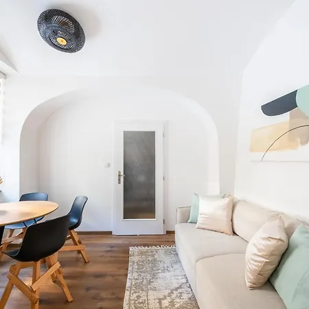 George Apartment