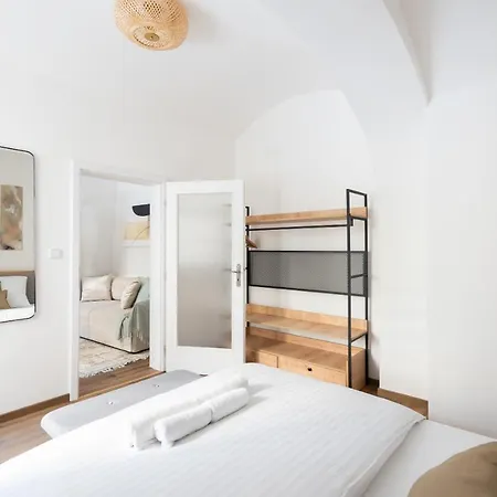 Apartamento George Praga